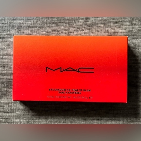 MAC Dazzleshadow Extreme Year Of Glam Eye Shadow Palette 8 COLORS! NEW IN BOX - Picture 1 of 11